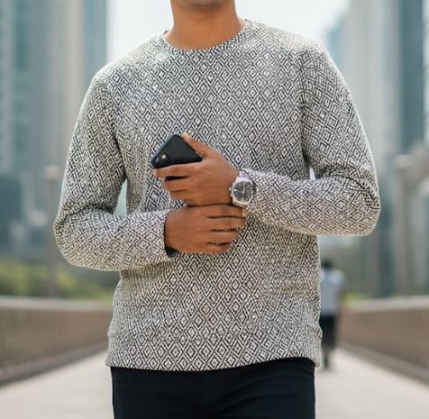 Comfortable China Fabric Burberry Sweetshirt for men (Black & White)